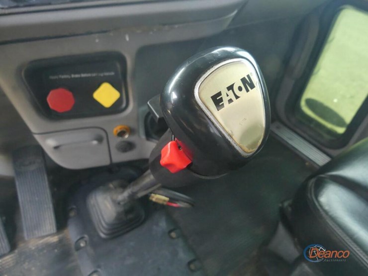 2019-peterbilt-389-image-18