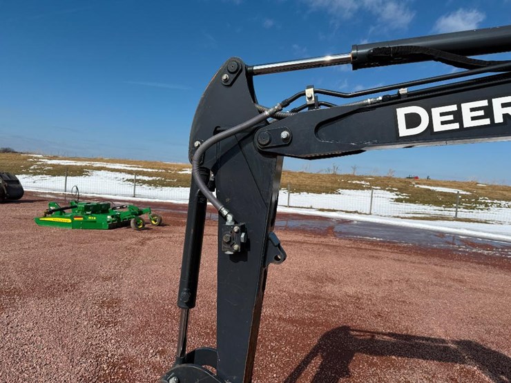 2021-deere-30g-image-31