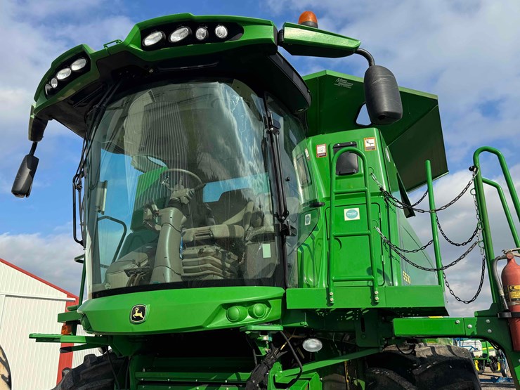 2013-john-deere-s550-image-22