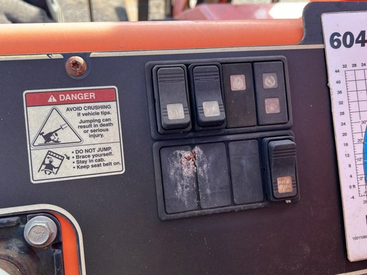 #1200-•-2011-jlg-6042-telehandler-image-15