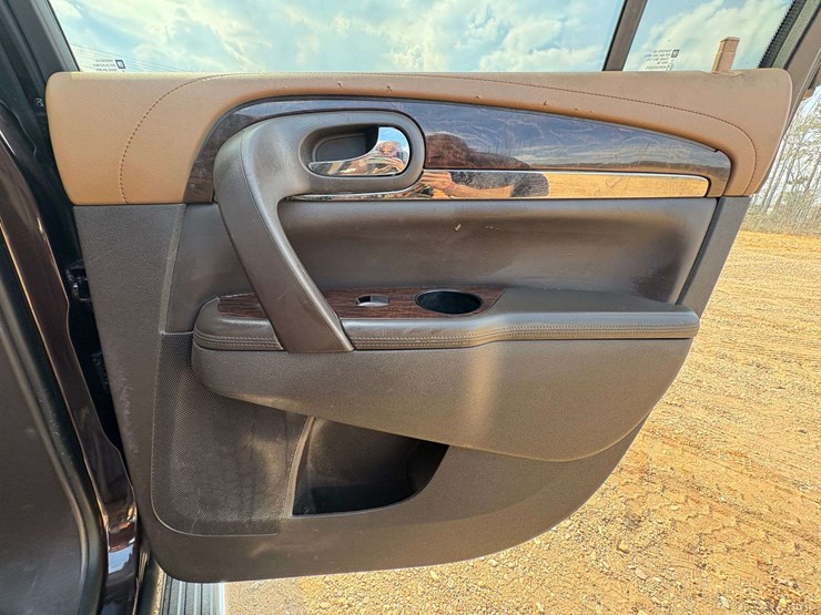 2016-buick-enclave-image-21