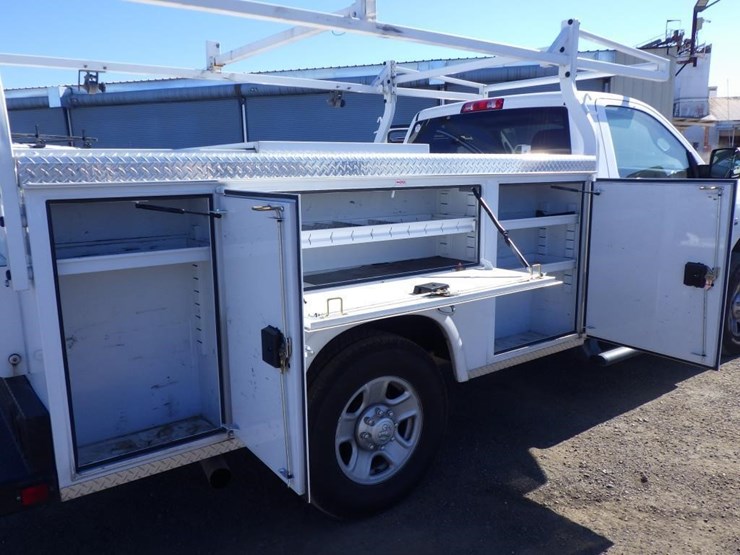 2018-dodge-3500-image-9