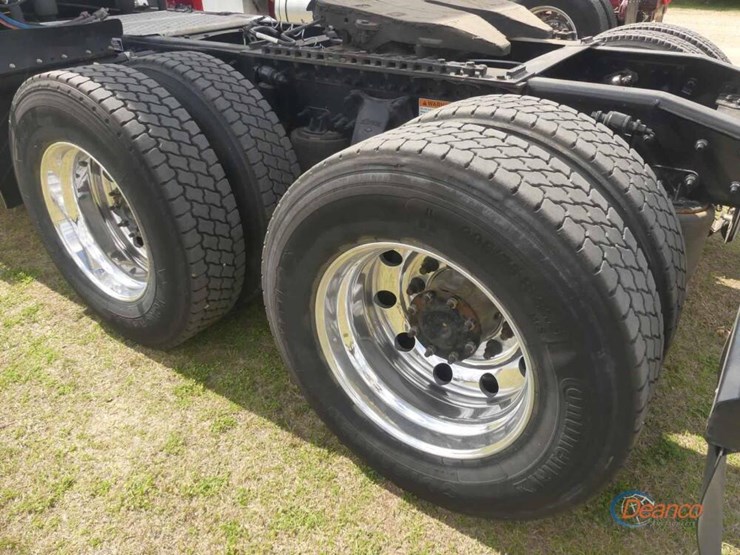 2023-freightliner-cascadia-116-image-4