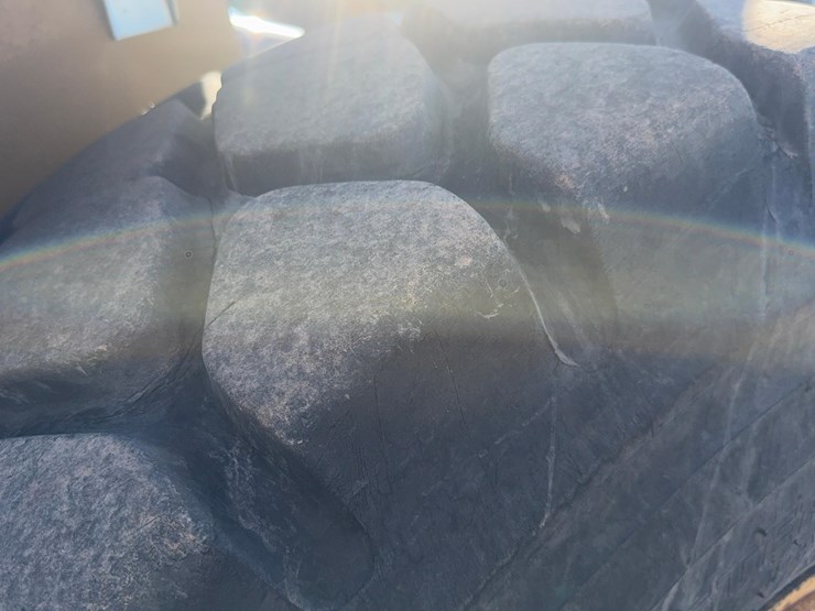 2011-deere-524k-image-25