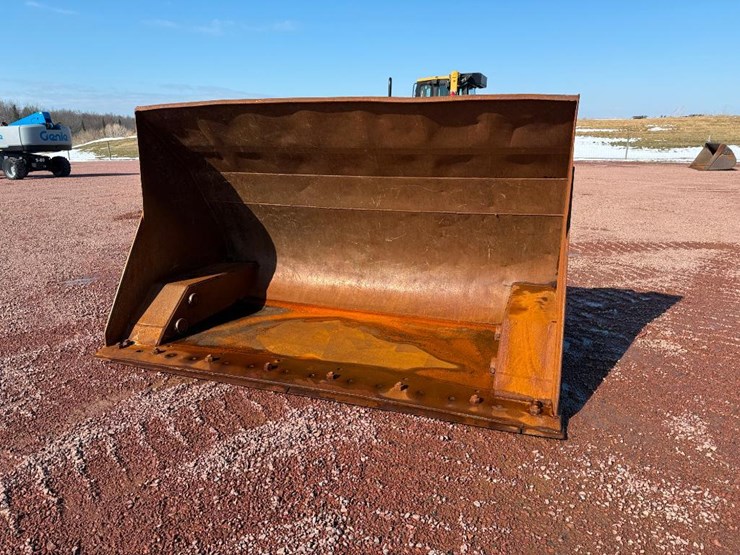 caterpillar-120-image-1