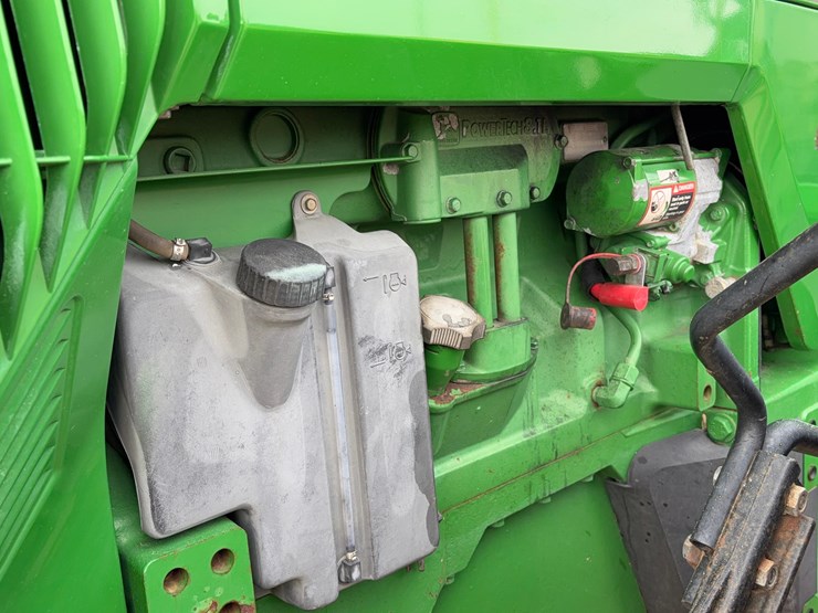 john-deere-8110-image-26