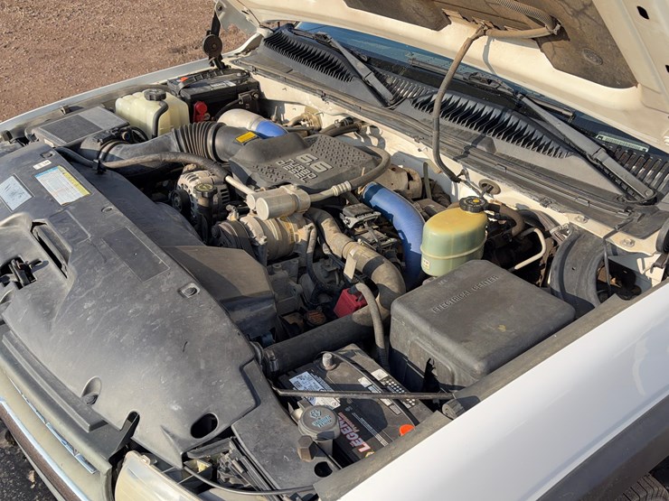 2001-chevrolet-c3500-image-27