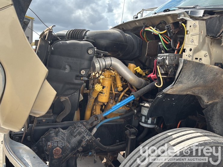 2009-ford-750-image-17