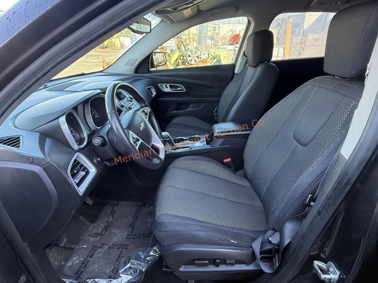 2015-chevrolet-equinox-lt-image-36