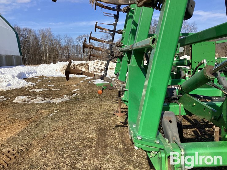 2012-john-deere-2210l-image-15