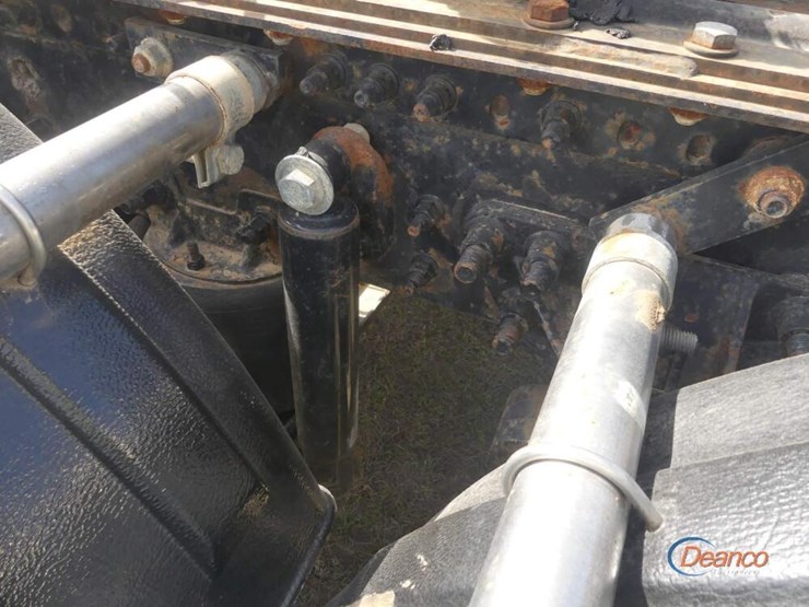 2004-volvo-truck-tractor,-s/n-4v4kc9gh04n352976:-t/a,-day-cab,-ve-d12-465-eng.,-eaton-10-sp.,-wet-kit,-11r24.5-tires,-487k-mi.-image-5