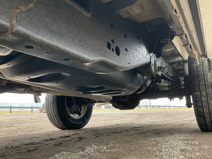 2021-ford-f150-xl-image-21