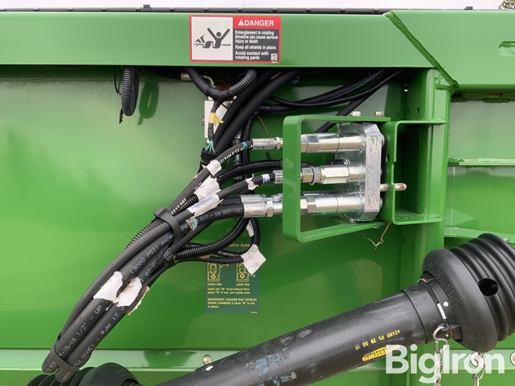 2024-john-deere-625f-image-12