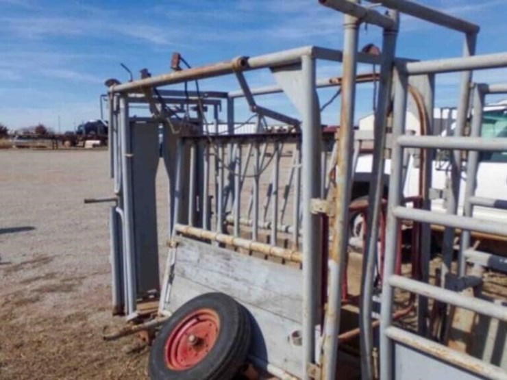 w/w-manual-cattle-chute-3-adjustable-alley-image-8