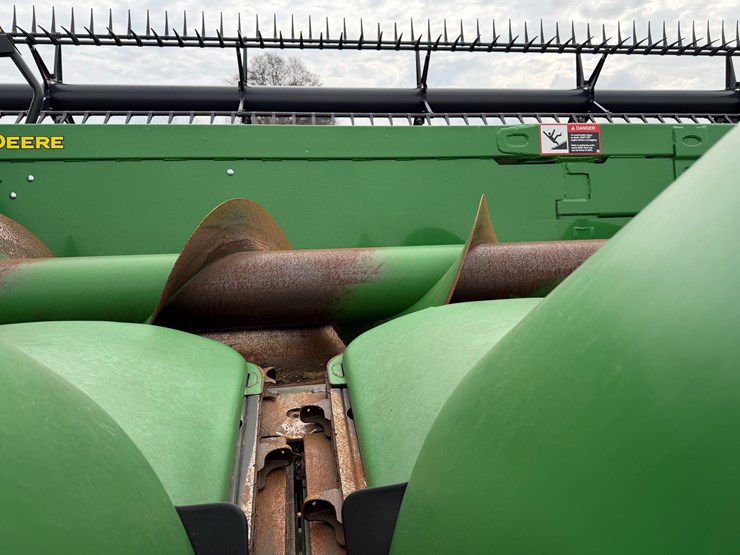 john-deere-c8r-image-46