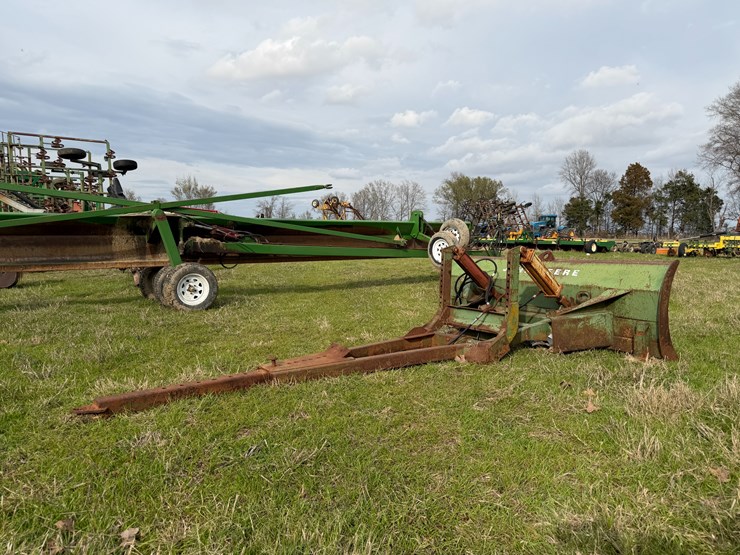 john-deere-8-image-3