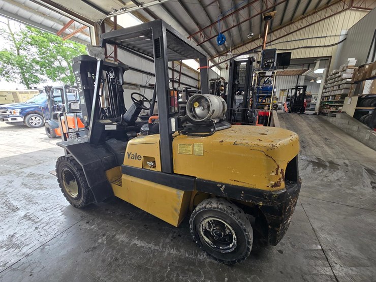 #1354-•-1999-yale-gdp-120-forklift-image-2