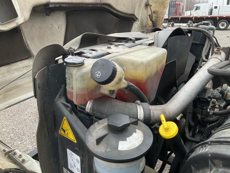 2014-international-7300-image-118