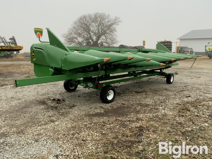 2019-john-deere-708c-image-3