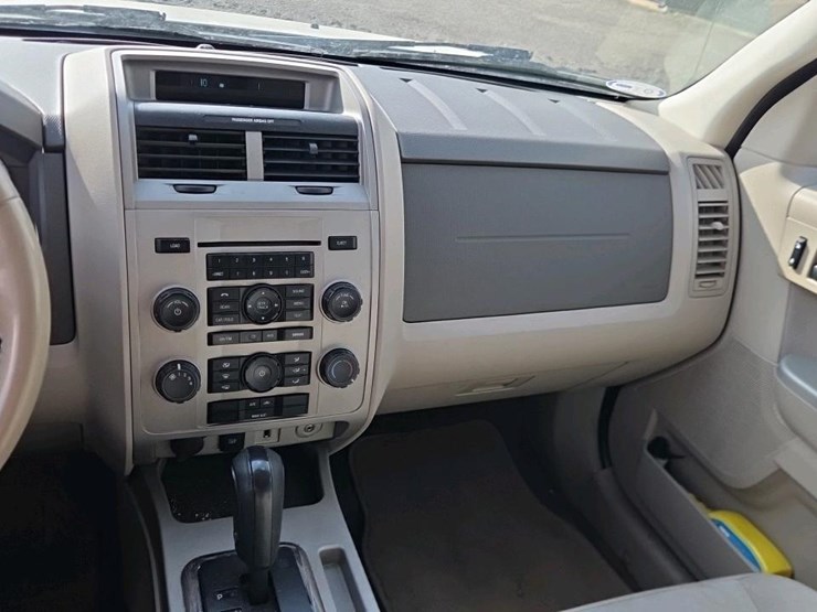 2011-ford-escape-xlt-image-11