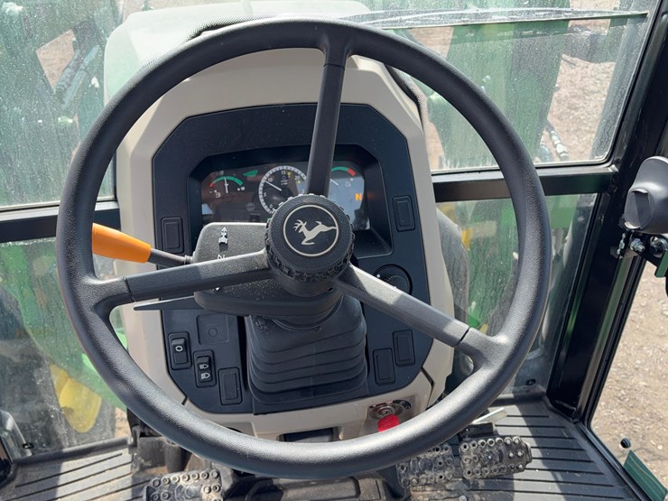 2023-john-deere-5060e-image-37