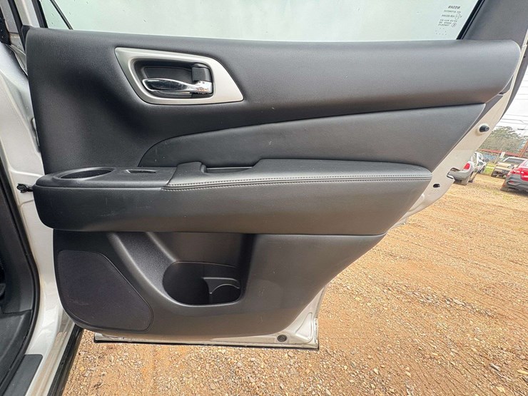 2017-nissan-pathfinder-image-19