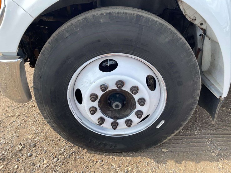 2001-ford-f650-image-22