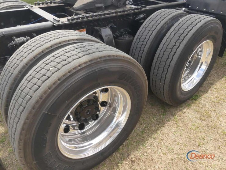 2025-freightliner-cascadia-116-image-7