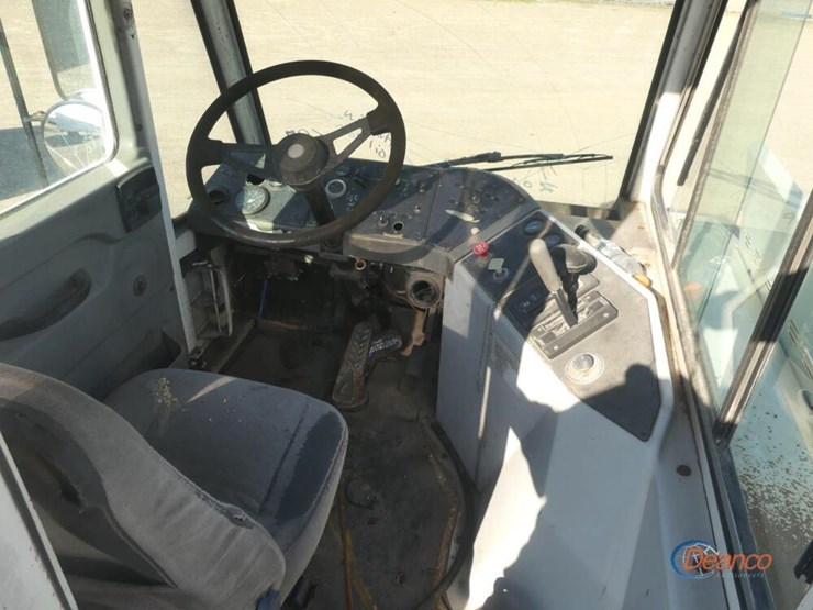 2009-kalmar-4x2-yard-jockey,-s/n-323464-(inoperable---no-title---bill-of-sale-only):-s/a,-bad-engine-image-10