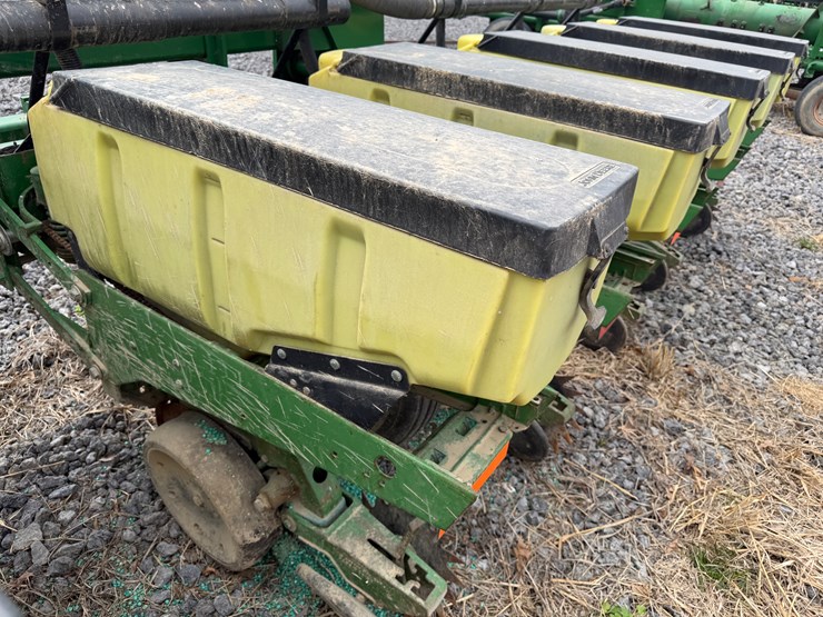 john-deere-12-image-32