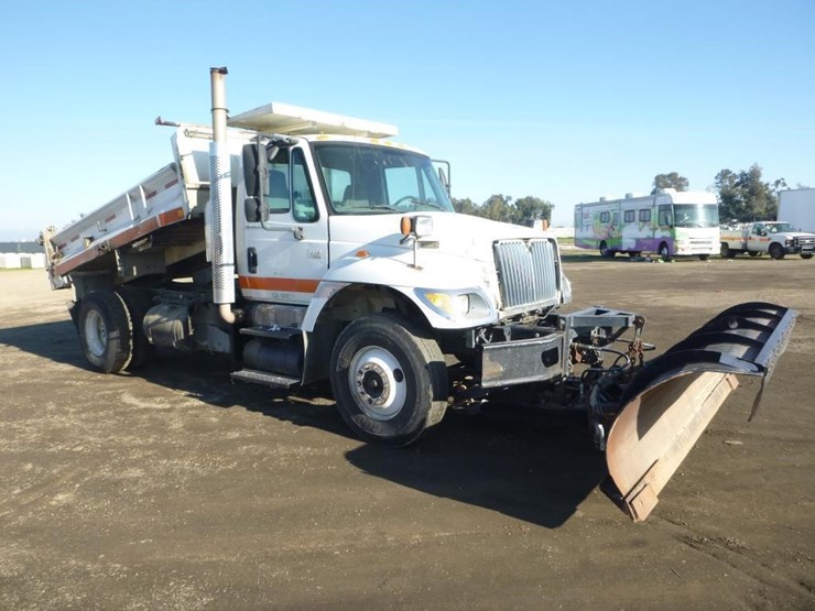 2004-international-7400-image-3