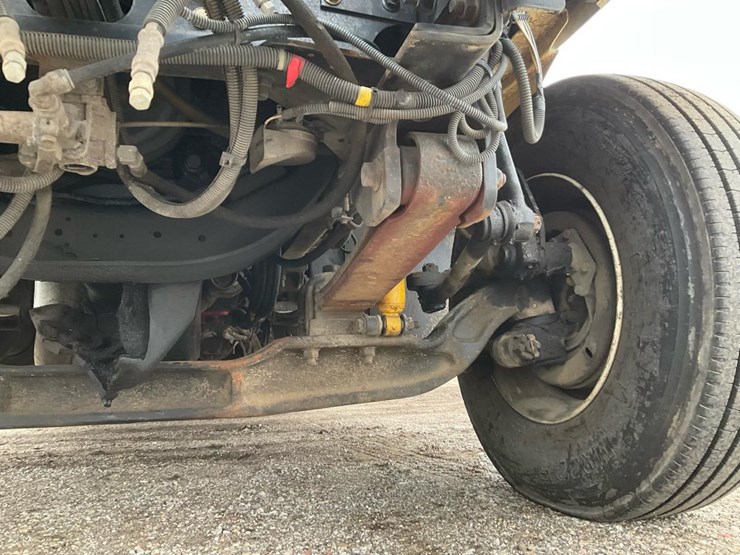 2014-international-7300-image-17