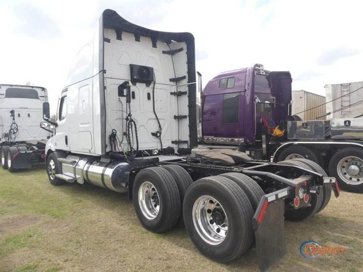 2025-freightliner-cascadia-116-image-3