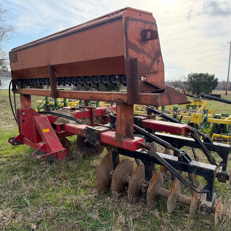 #41043 • Tandem Levee Plow w/ W&A Seeder