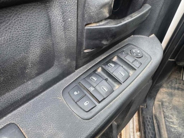 2013-dodge-5500-hd,-cummins-turbo-diesel-image-16