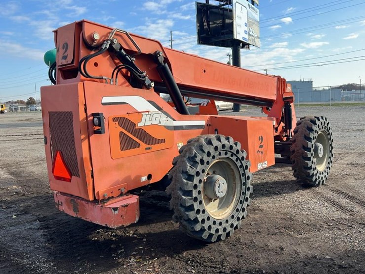 #1200-•-2011-jlg-6042-telehandler-image-5