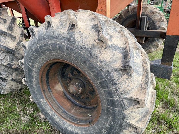 #41025-•-dennis-grain-cart-image-6