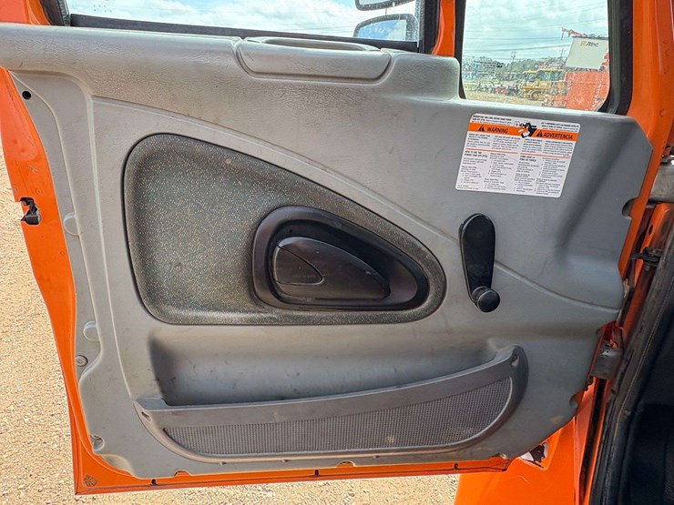 2004-international-durastar-4300-image-12