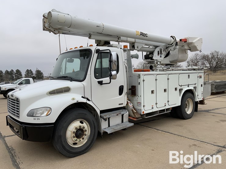 2010-freightliner-m2-106-s/a-bucket-truck-image-1