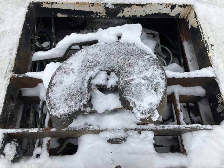 2005-freightliner-m2-106-image-41