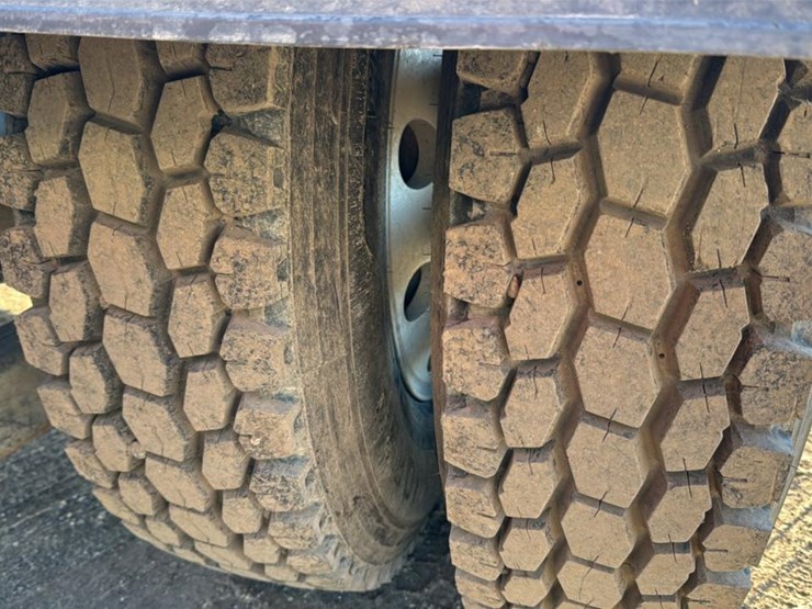 2005-kenworth-t800-image-40