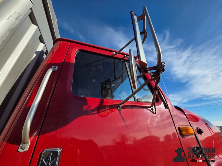 1994-international-8100-image-11