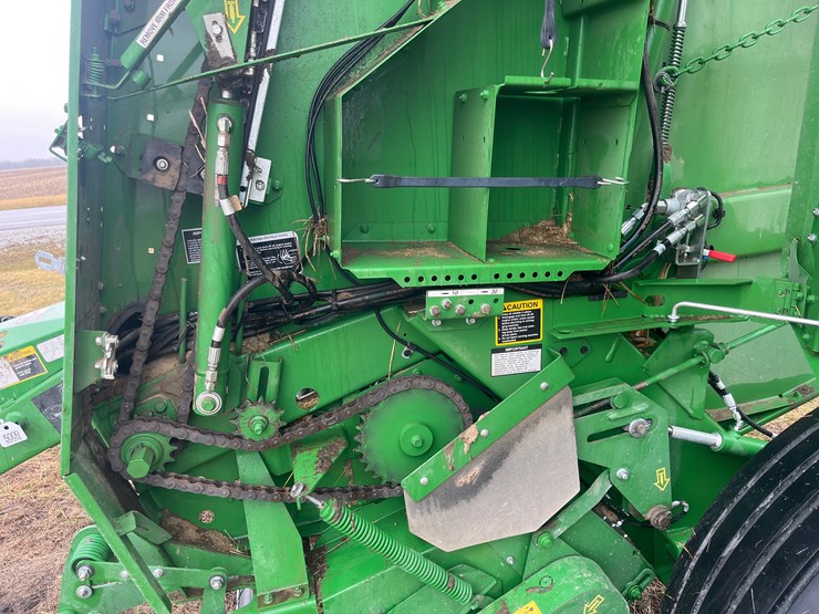 john-deere-560m-image-17