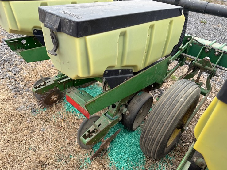 john-deere-12-image-52