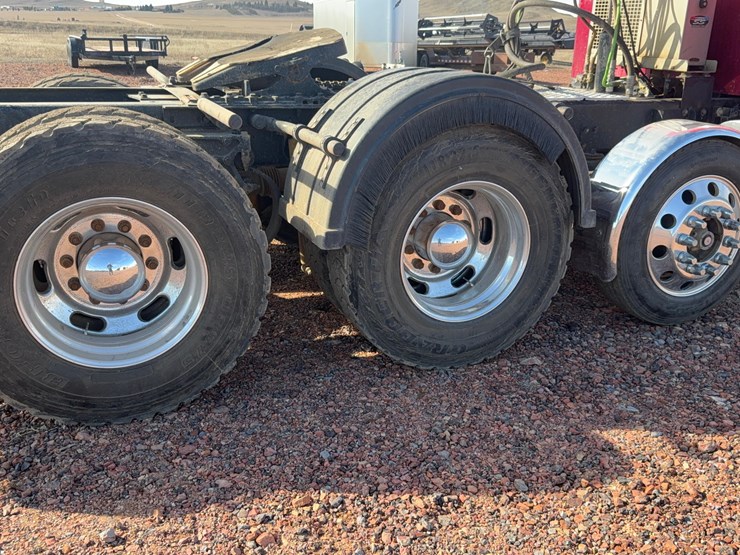 2004-kenworth-w900-image-29