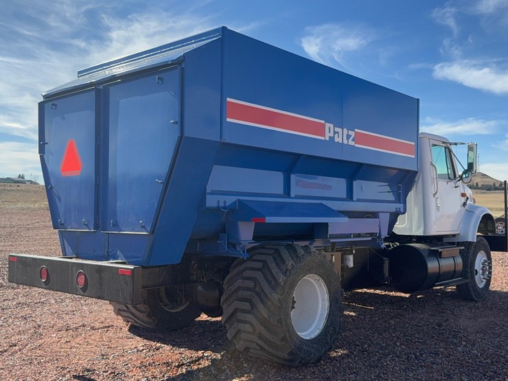 1995-international-8100-image-4