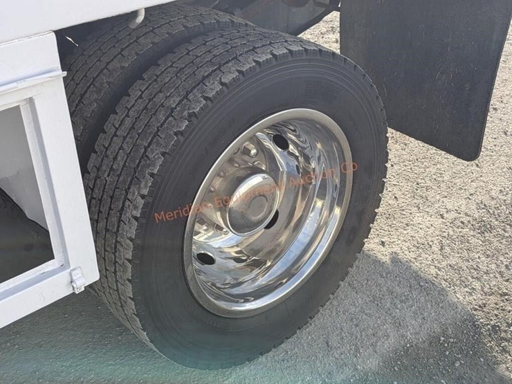 2005-ford-f550-xl-image-16