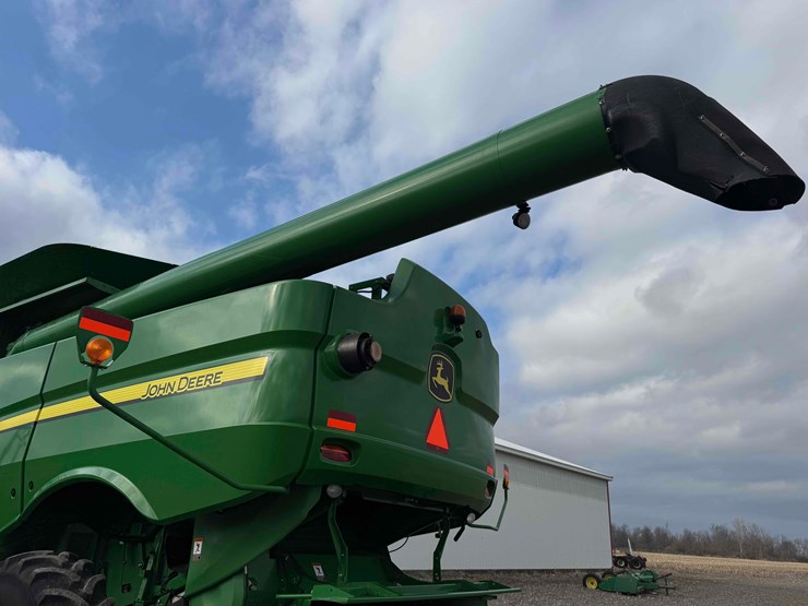 2013-john-deere-s660-image-11