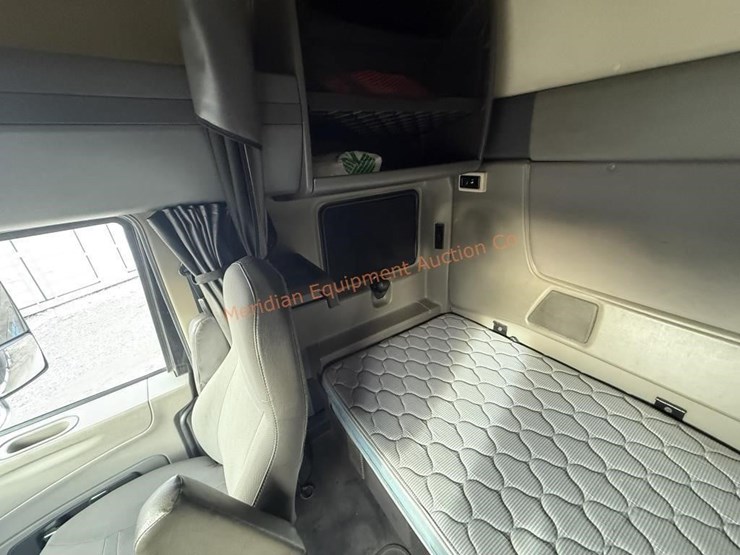 2017-international-prostar-image-47