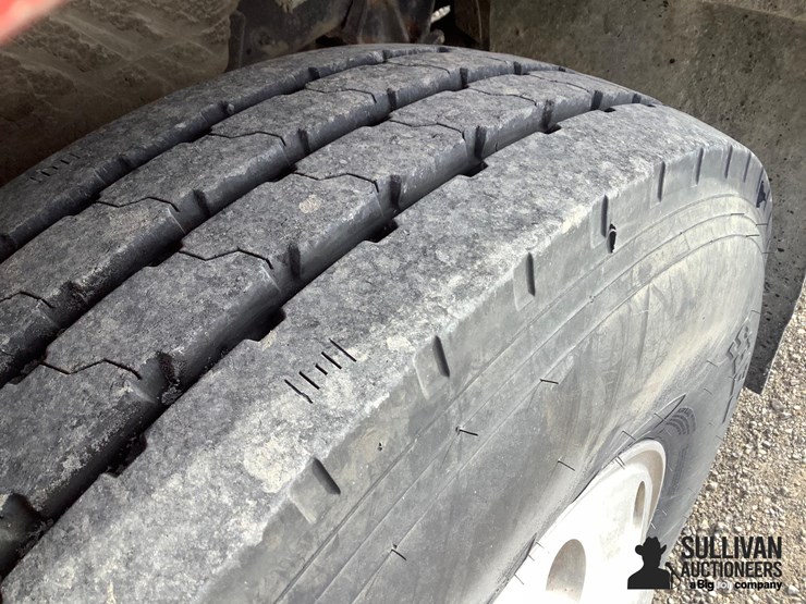 1990-international-f9370-image-19